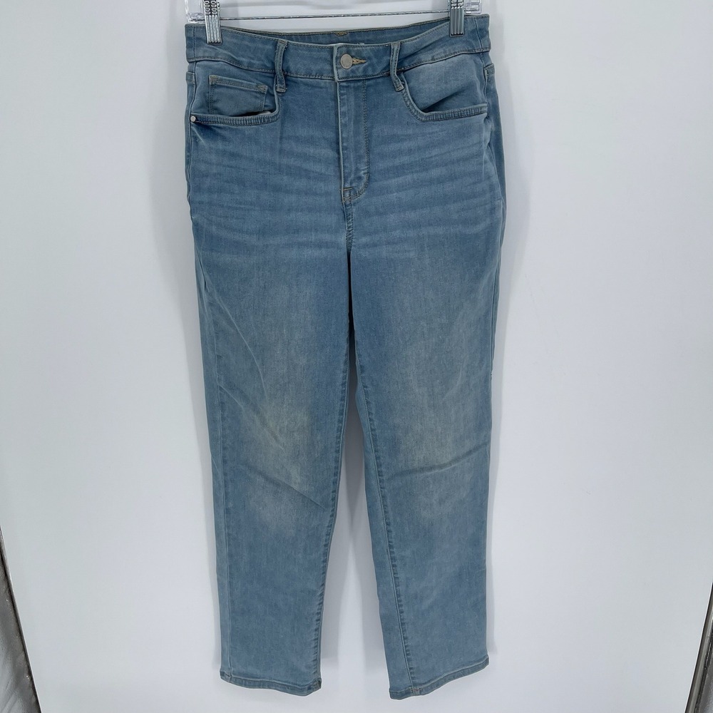 Nine West Women's Light Blue Curvy Slim Straight Jeans Size 8